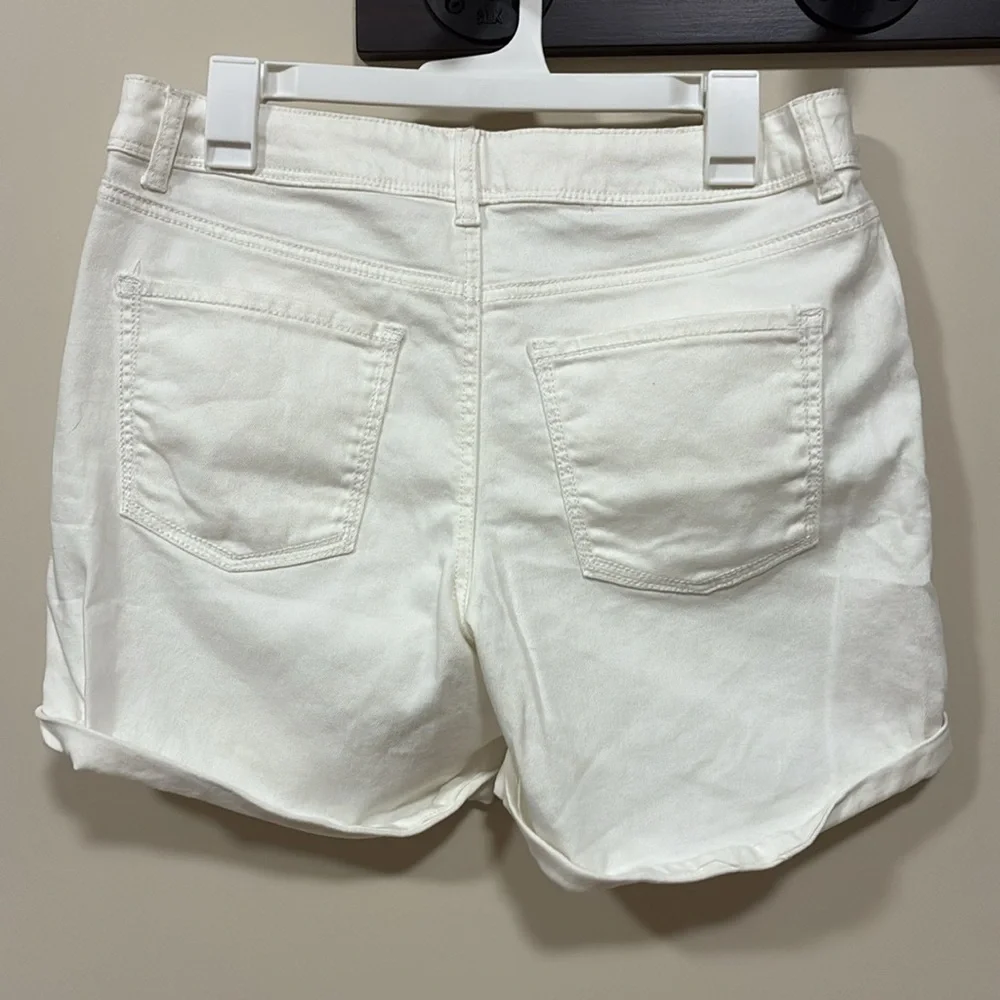 Maurice’s white denim shorts size 9/10 - Picture 4 of 6